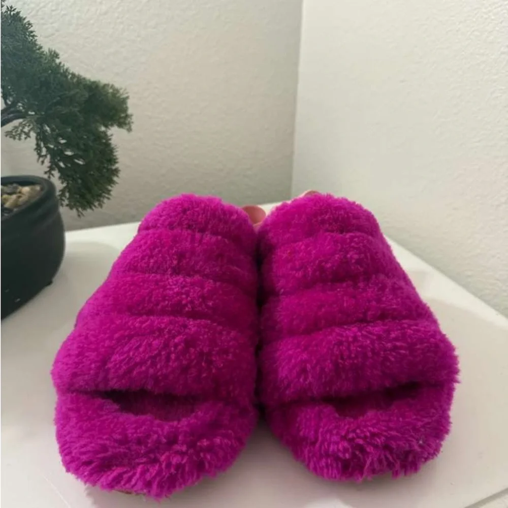 UGG Fuchsia Fluffy Sandals - Picture 3 of 6
